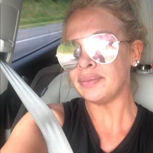 Meet your Posher, Leigh